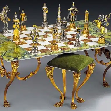 XL-Set Charlemage König der Karolinger gegen Mauren aus Spanien Rechteckiger Schachbrett und Schachspiel aus Bronze, Onyx und 24 Karat Gold