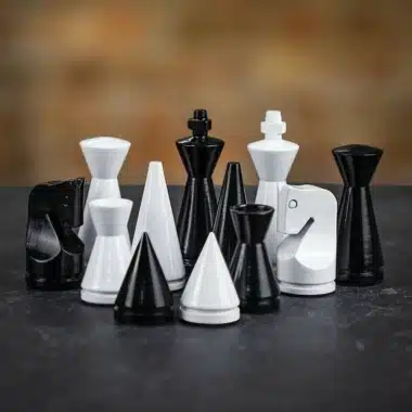 Alternative view of Schachspiel "Moderne Pyramide" aus schwarz und weiß lackiertem Holz