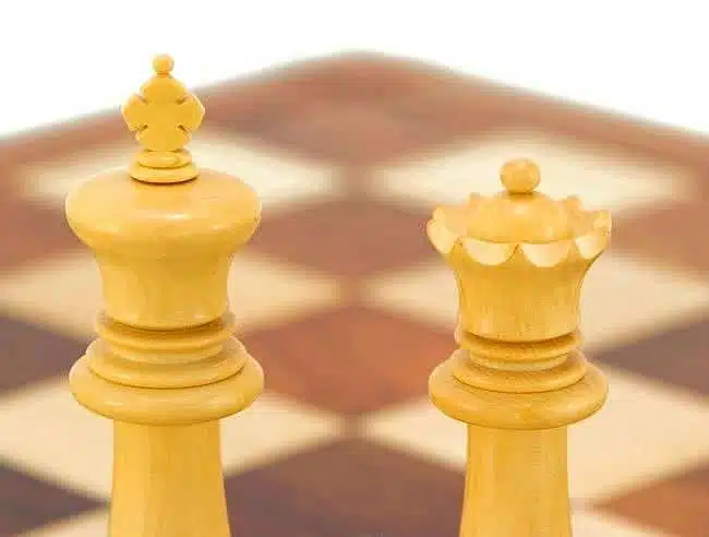 Set Madrid Schachbrett aus Rosenholz und Ahorn lackiert & Schachspiel aus Rosenholz – Bild 7