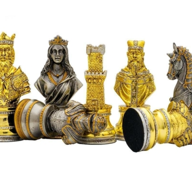 Alternative view of Hochwertiges Mittelalter Bust-Set Schachbrett aus Ulmen- und Heideholz & Schachspiel aus massivem Zinn, vergoldet und versilbert