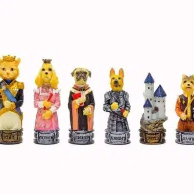 Schachspiel aus Kunstharz "Hunde vs. Katzen".