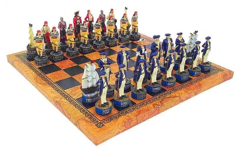 Set "Piraten" Schachbrett aus Kunstleder und Schachspiel aus Harz
