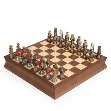 Komplettes Schachspiel Büste Mittelalter III mit Ahorn- und Nussbaum-Schachbrett auf Box