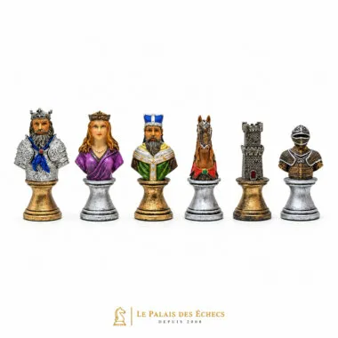 Sechs Schachfiguren Büsten, Könige, Dame, Springer, Turm und Ritter in Rüstung