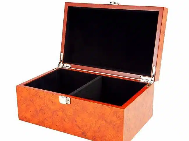 Aufbewahrungsbox aus Wurzelfurnier (Königshöhe = 11 cm)