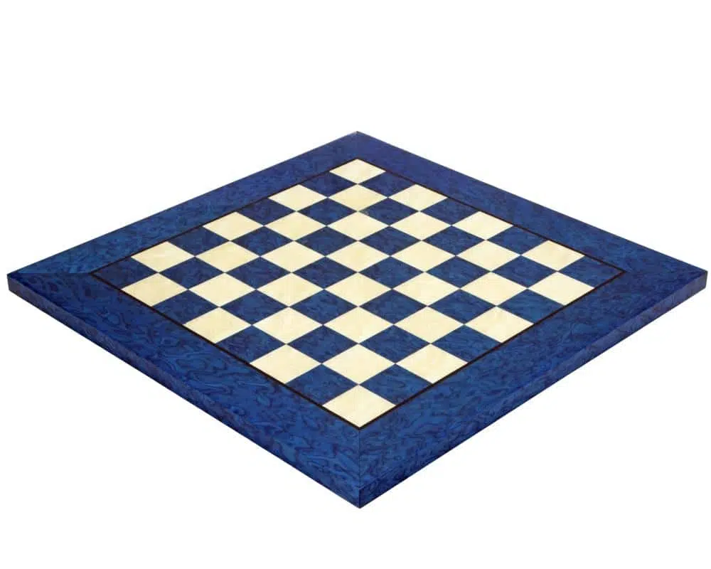 Schachbrett aus blauem Ahornholz