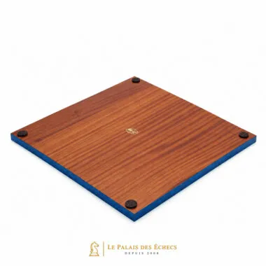 Schachbrett aus blauem Ahornholz, Rückseite aus lackiertem Holz