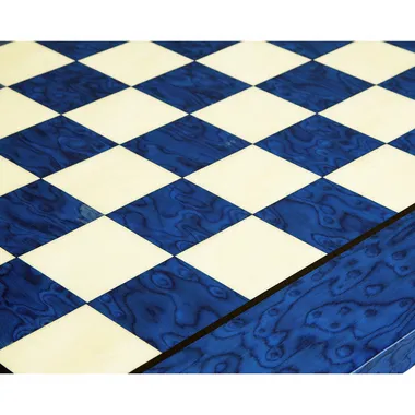 Schachbrett aus blauem Ahornholz, Nahaufnahme der Felder
