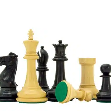Reihe von Schachfiguren Victoria III aus Buchsbaum und ebonisiertem Buchsbaum mit grünem Filzboden