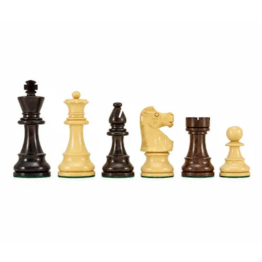 Schachspiel Staunton Chevalier aus Palisander, Figuren aufgereiht vor weißem Hintergrund