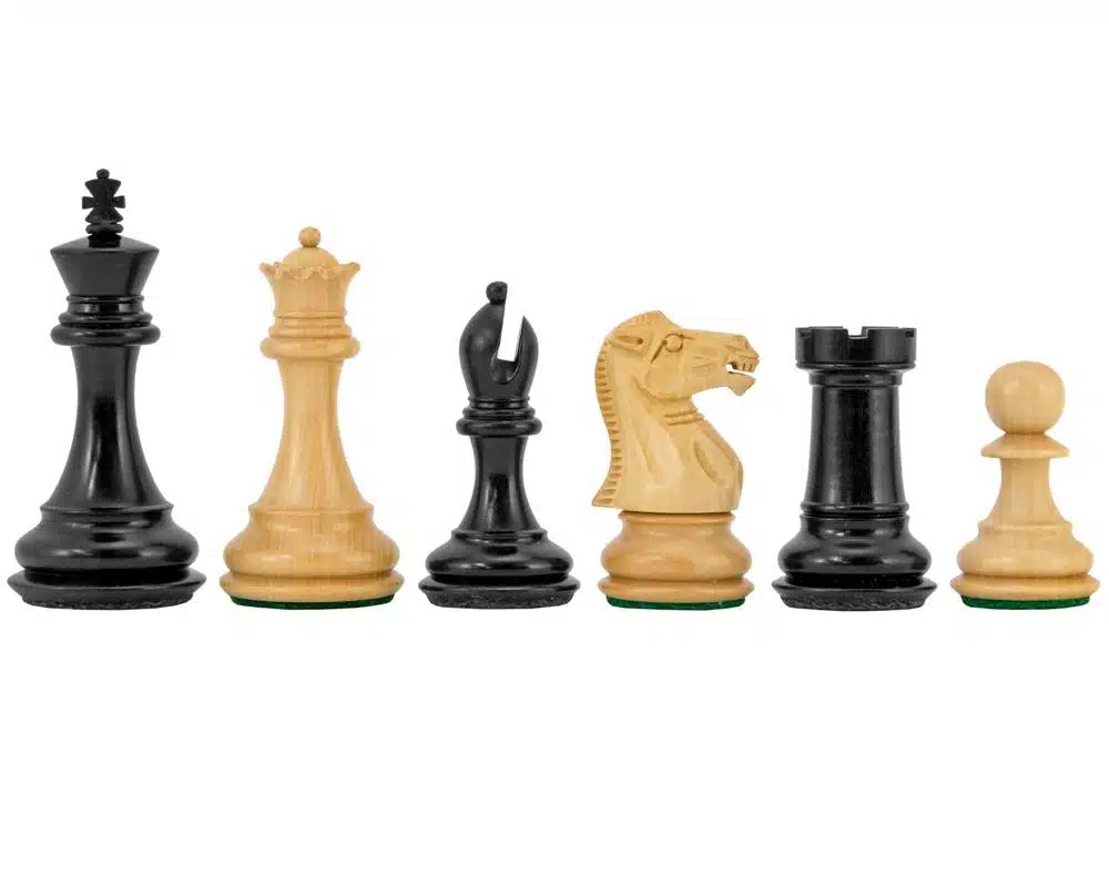 Highclere Schachspiel aus Ebenholz