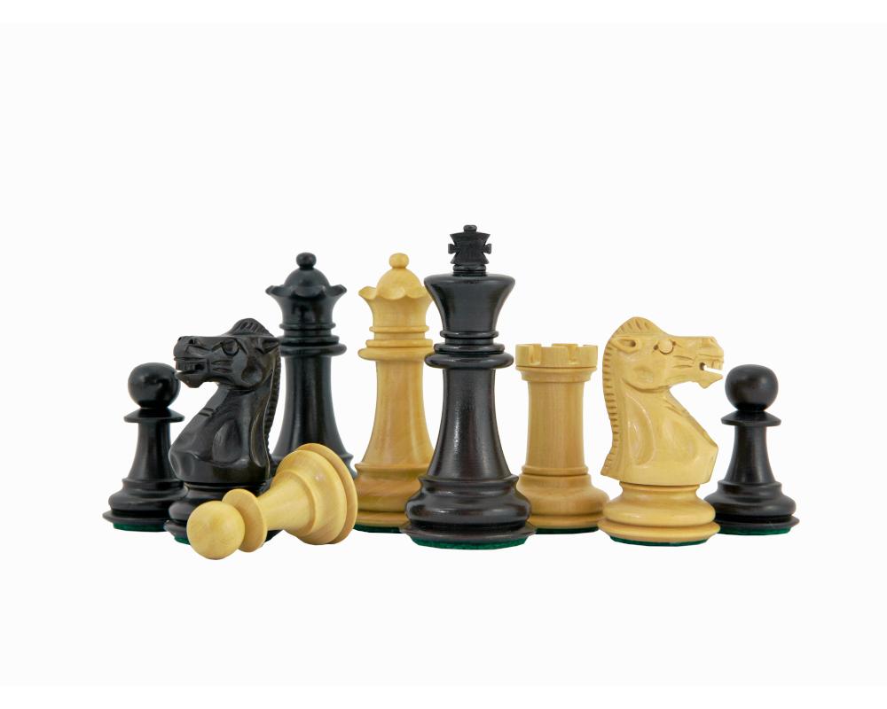 Set "Alter Englisch IV" Schachbrett aus Holz Design und Schachfiguren aus Buchsbaum und schwarz gefärbtem Buchsbaum – Bild 7