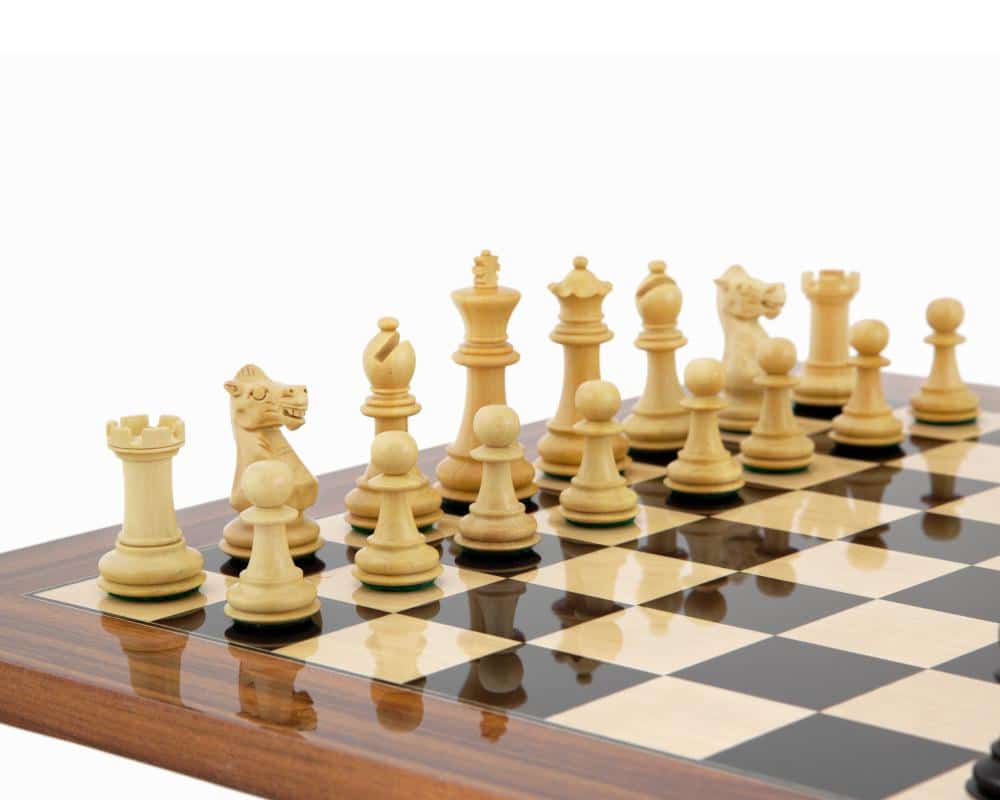 Set "Alter Englisch IV" Schachbrett aus Holz Design und Schachfiguren aus Buchsbaum und schwarz gefärbtem Buchsbaum – Bild 3