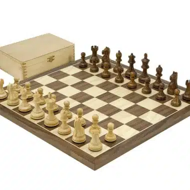 Set Fierce Knight Braun Schachbrett aus Nussbaum- und Ahornholz, Schachspiel aus Rosenholz und Aufbewahrungskiste aus Buchsbaumholz