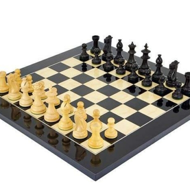 Schwarzblumen-Set Schachbrett aus Ahornholz & Schachspiel aus Buchsbaumholz