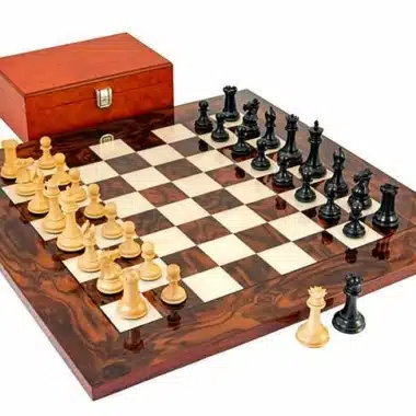 Souveränes Schachset aus Holz und Ahornwurzel, Schachspiel aus Ebenholz & Aufbewahrungsbox aus Furnierwurzel