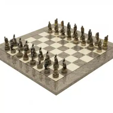 Set Dark Fantasy Schachbrett aus grauem Eschenholz und Schachspiel aus Harz
