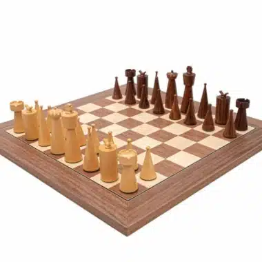 Art Deco II Set Schachbrett aus Ahorn- und Nussbaumholz und Schachspiel aus vergoldetem Rosenholz