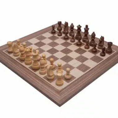 Schachspielset Anfänger II aus Akazienholz und Schachbrett aus Walnussholz