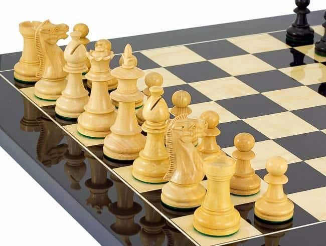 Schwarzblumen-Set Schachbrett aus Ahornholz & Schachspiel aus Buchsbaumholz – Bild 3