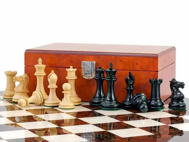 Souveränes Schachset aus Holz und Ahornwurzel, Schachspiel aus Ebenholz & Aufbewahrungsbox aus Furnierwurzel – Bild 4