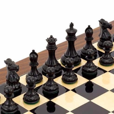 Ensemble "Elegant" Echiquier en Racine de Palissandre et Bois d'Erable & Jeu d'Echecs en Bois d'Ebène