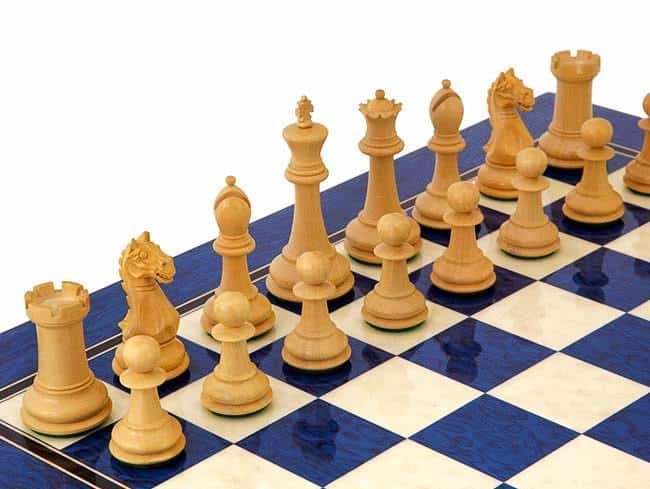 Oxford Schwarz und Blau Schachbrett aus blauem Ahornholz und Schachspiel aus Buchsbaumholz – Bild 3