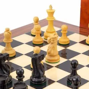 Supreme II Set Schachbrett aus Ahorn und Rosenholz, Schachspiel aus Ebenholz und Buchsbaum & Aufbewahrungskoffer aus Wurzelholzfurnier – Bild 5