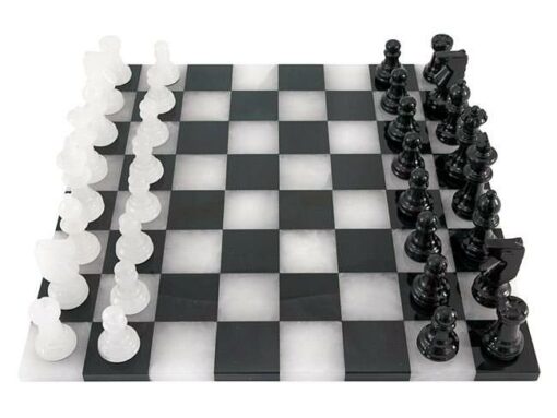 Set "Schwarz und Weiß" Schachbrett und Schachspiel aus Alabaster von Volterra