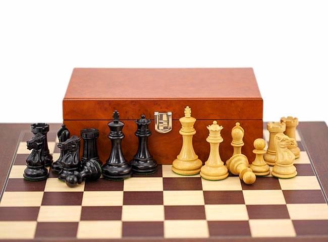 Windsor Schachset aus Palisanderwurzel und Ahornfurnier, Schachspiel aus Ebenholz und Buchsbaum mit Furnierkasten – Bild 4
