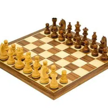 Academy Medium"-Set Schachbrett aus Nussbaum- und Ahornholz & Schachspiel aus Rosenholz