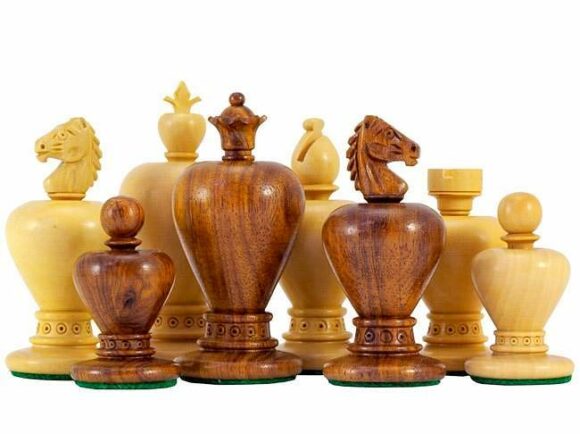 Schachspiel "Apfel" aus vergoldetem Rosenholz und Buchsbaumholz