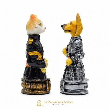 Schachspiel aus Kunstharz "Hunde vs. Katzen".