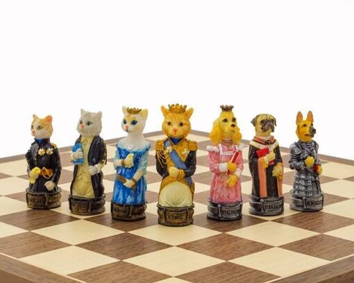 Schachspiel aus Kunstharz "Hunde vs. Katzen".