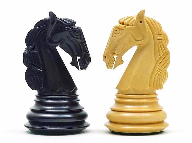 Gambit Schachspiel aus Ebenholz – Bild 7