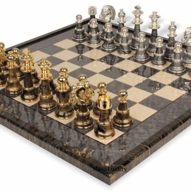 Staunton Fantasy XL Set Schachbrett aus grünem Ahornholz & Schachspiel aus Messing und Holz mit Gold- und Silberbeschichtung
