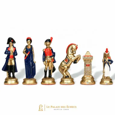Schachfiguren Napoleon Waterloo in Blau- und Goldtönen, Nahaufnahme