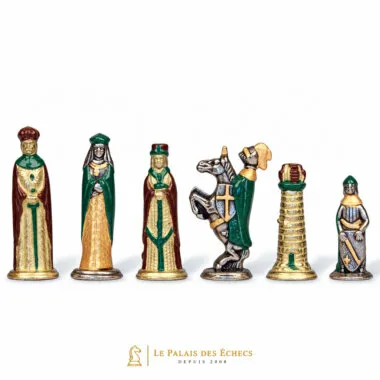 Mittelalterliche Schachfiguren aus bemaltem Metall, Dame, König, Springer und Turm