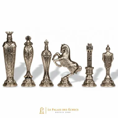 Vollständige Serie der silbernen mittelalterlichen Figuren: König, Dame, Springer und Turm