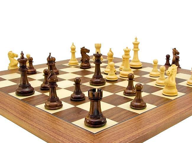 Set Madrid III Schachbrett aus Nussbaum und Ahorn & Schachspiel aus goldenem Rosenholz – Bild 4