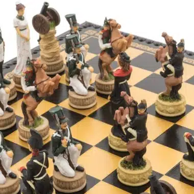 Detaillierte Resin-Figuren, Kavallerie und Artillerie auf dem Schachbrett