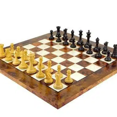 Elite Set Schachbrett aus Ulmen- und Heideholz lackiert & Schachspiel aus Ebenholz