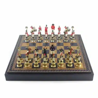 Set Napoleon III Kunstlederschachbrett & handbemaltes Schachspiel aus Massivmetall