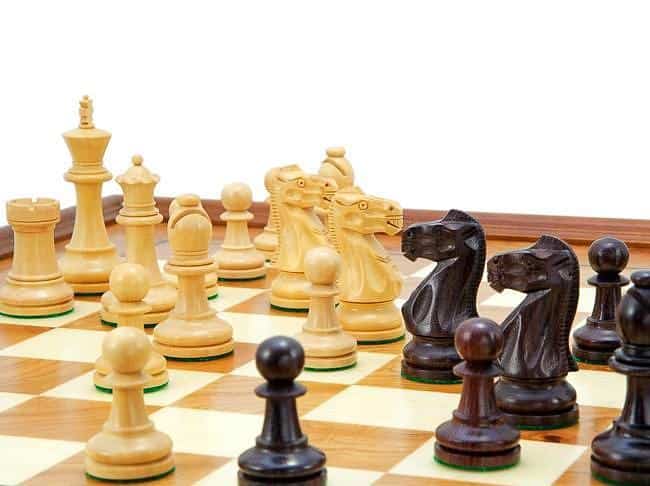 Supreme III Set Schachbrett aus Heideholz und Ulme & Schachspiel aus Rosenholz – Bild 5