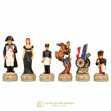 Schachfiguren Schlacht von Waterloo, französische Seite mit Dame, Offizier und Reiter