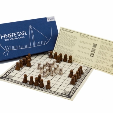 Wikingerspiel - Hnefatafl - Spielsteine aus Harz & Spielfläche aus Leinen