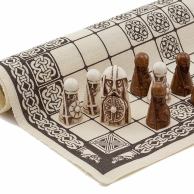 Wikingerspiel - Hnefatafl - Spielsteine aus Harz & Spielfläche aus Leinen