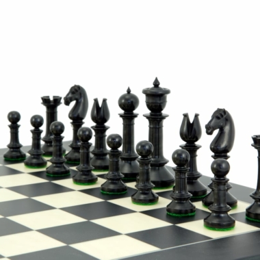 Schachspiel Nord Upright aus Ebenholz und Buchsbaumholz