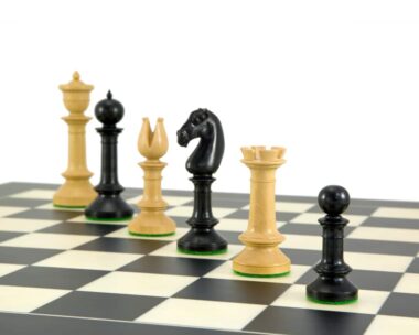 Schachspiel Nord Upright aus Ebenholz und Buchsbaumholz