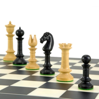 Schachspiel Nord Upright aus Ebenholz und Buchsbaumholz